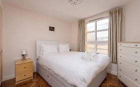 Joivy Old Town Apartment With Parking Close To Royal Mile
